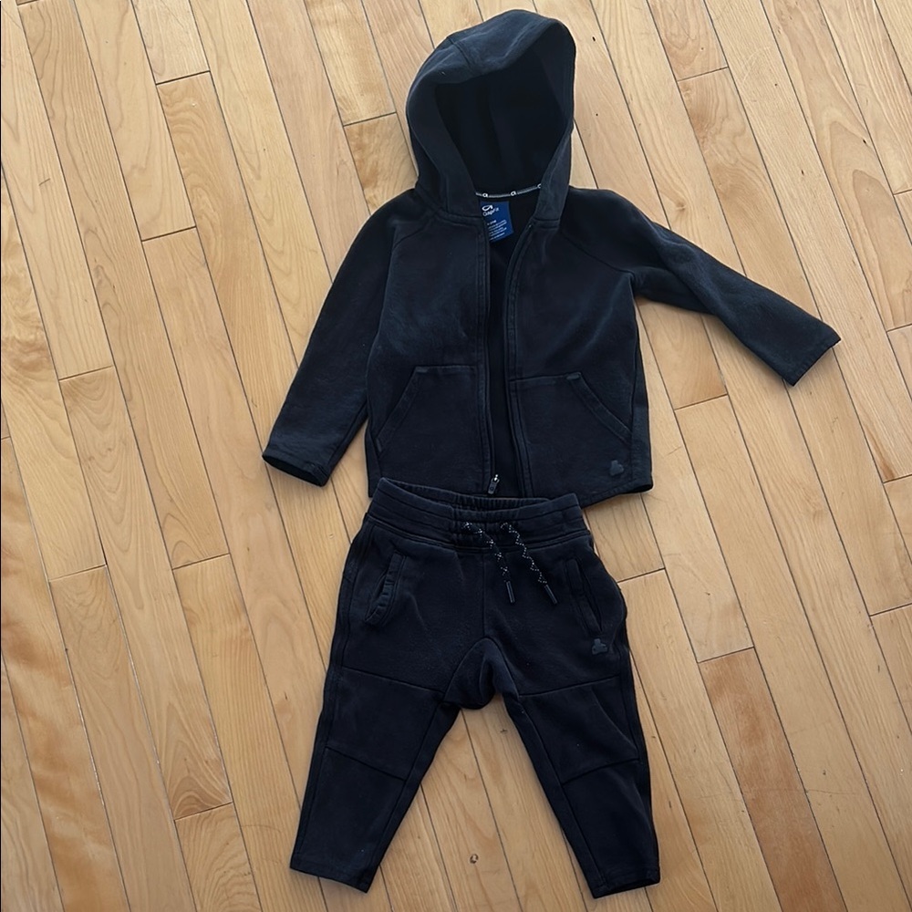 GAP fit Black Hoodie and Comfortable Joggers